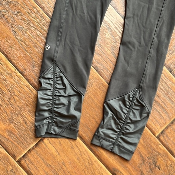 Lululemon Leggings - Size 2 - Picture 8 of 8